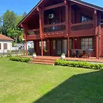Honka\'S Retreat - Wooden Beauty